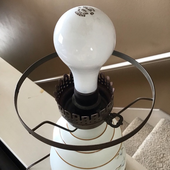 Vintage Handpainted Victorian 3-Way Hurricane Lamp - Picture 9 of 10